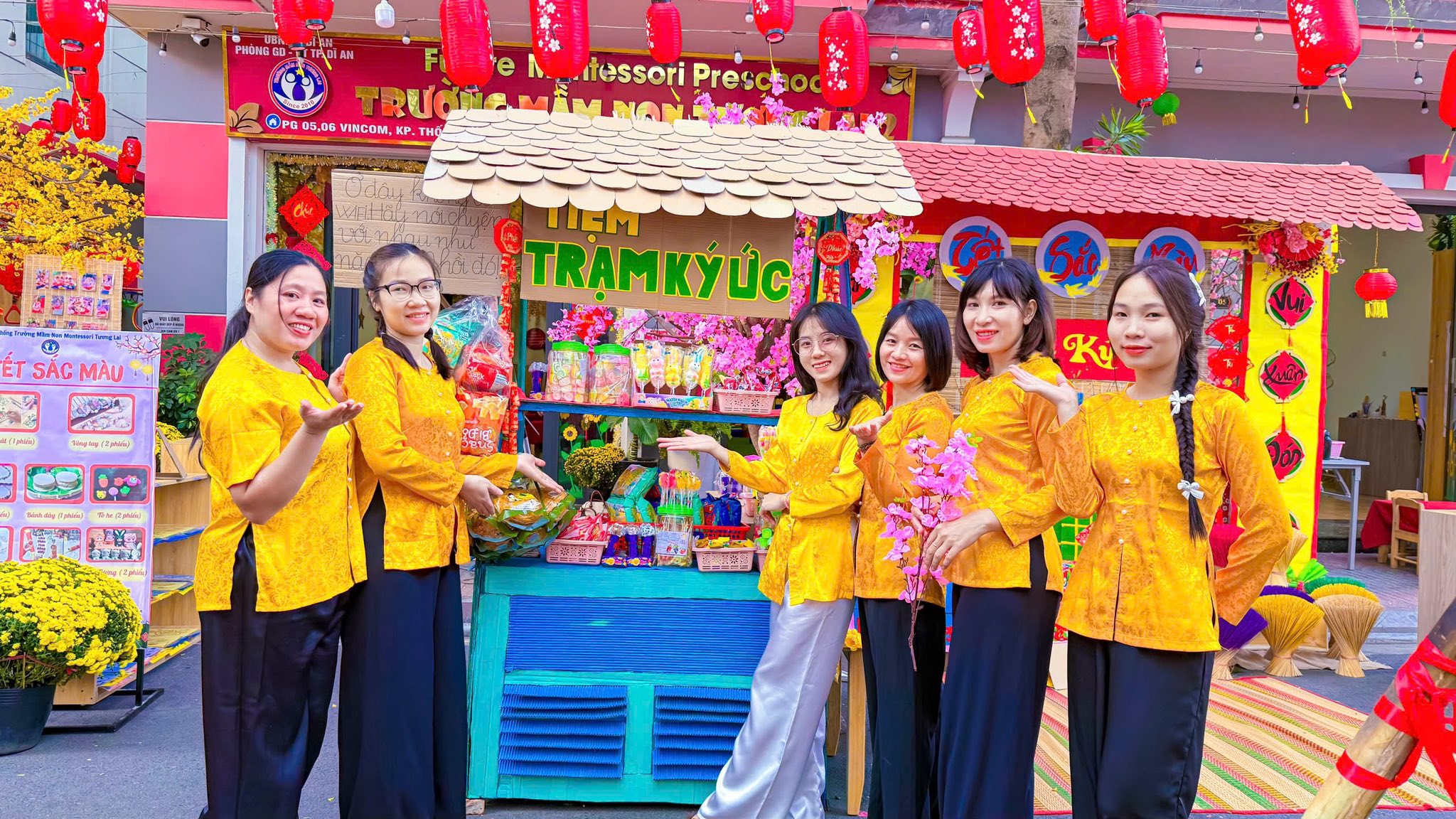 HÀNH TRÌNH IN DẤU TẾT - KHU GIAN HÀNG