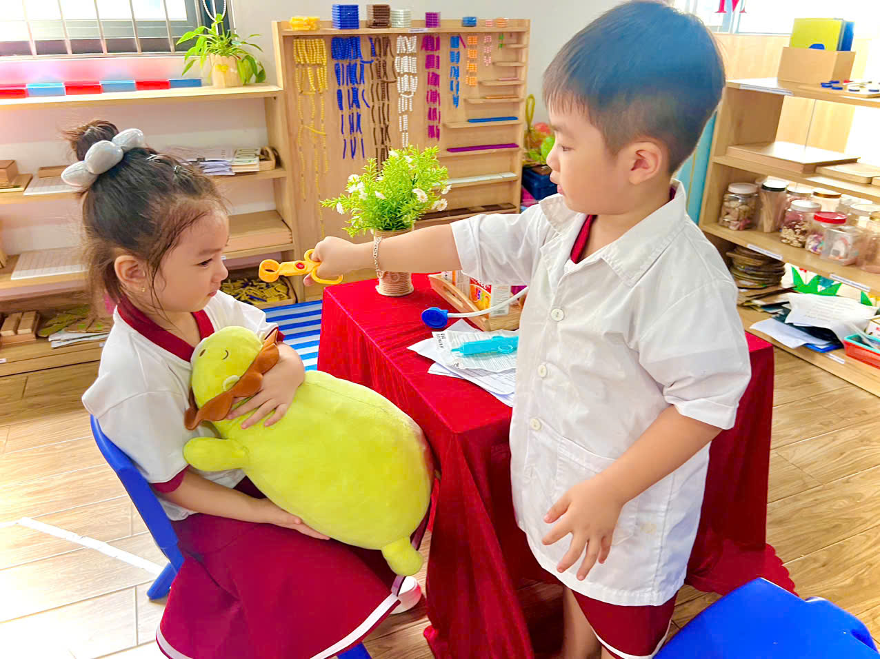 KHÁM PHÁ CÔNG VIỆC CỦA CÁC THÀNH VIÊN TRONG GIA ĐÌNH